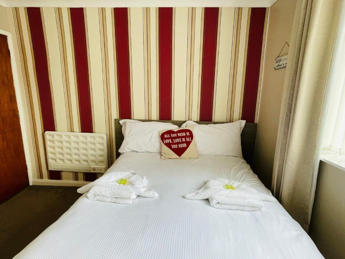 Hotel 33 - Blackpool — Photos 1